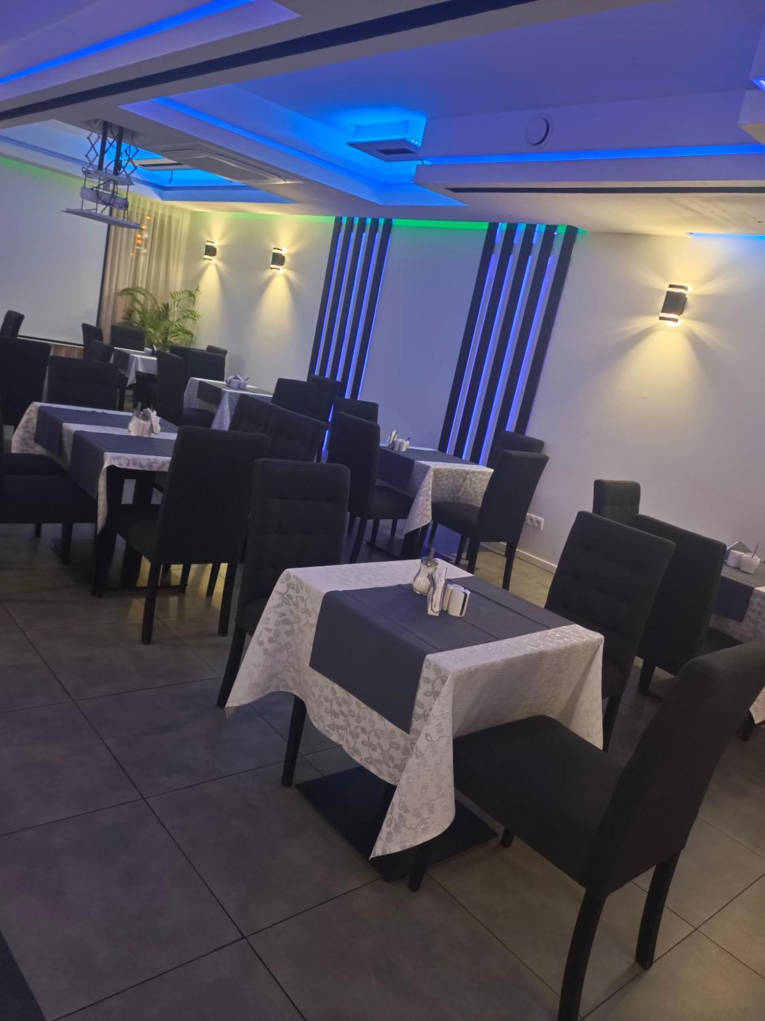 Hotelik & Restauracja Amber ราชิน ภายนอก รูปภาพ
