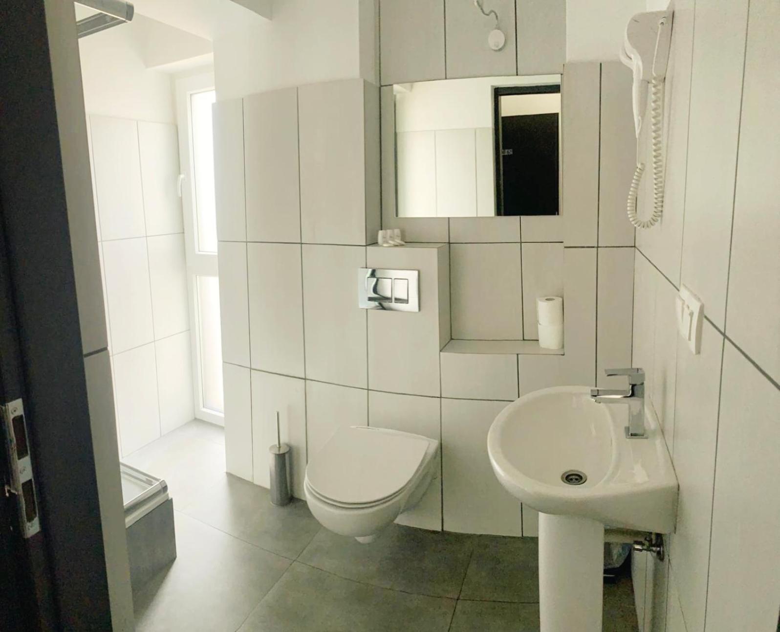 Hotelik & Restauracja Amber ราชิน ภายนอก รูปภาพ