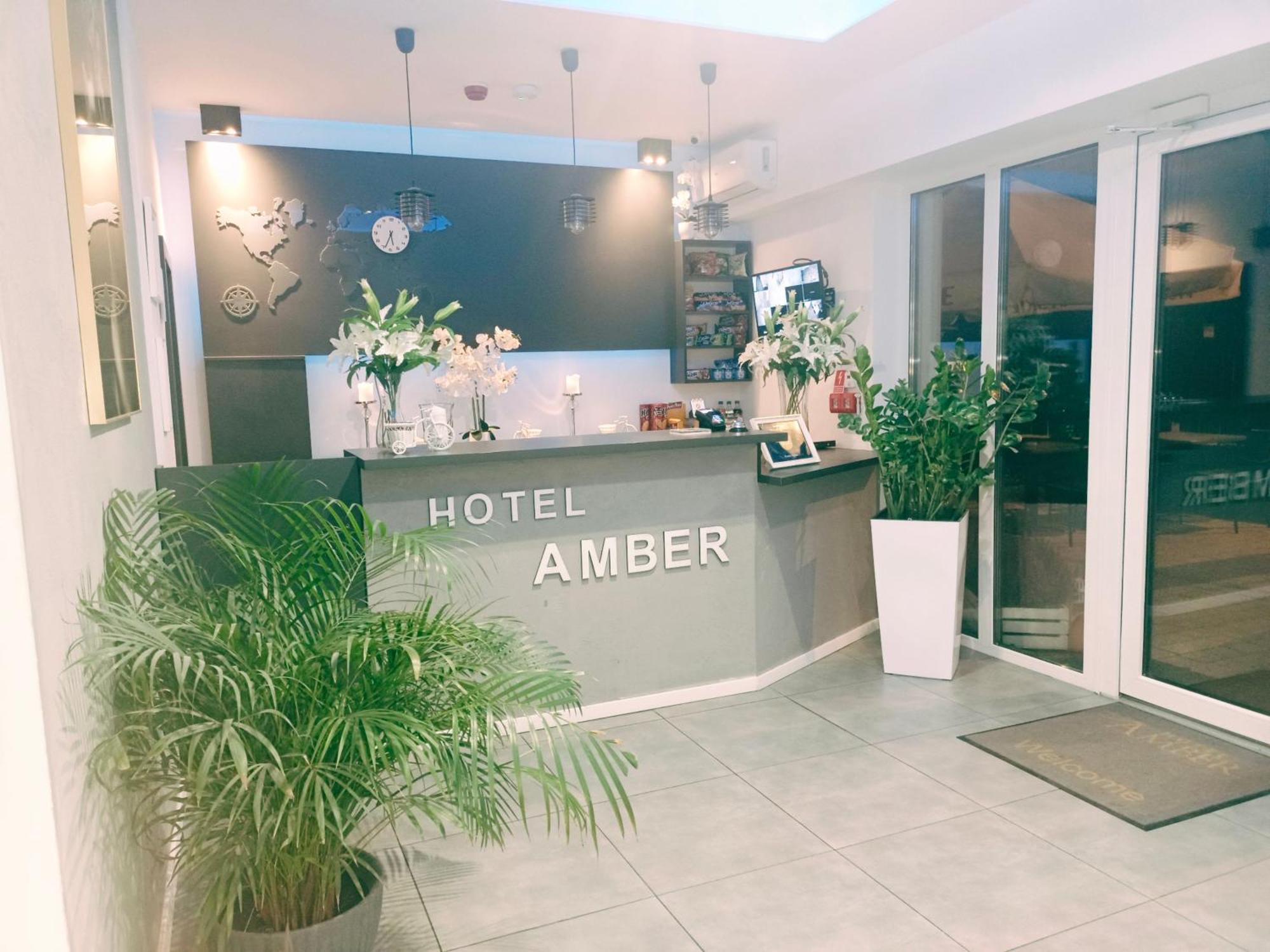 Hotelik & Restauracja Amber ราชิน ภายนอก รูปภาพ